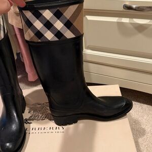 BURBERRY RAINBOOTS